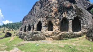 Kalaroos Caves: A mystery set in Lolab Valley